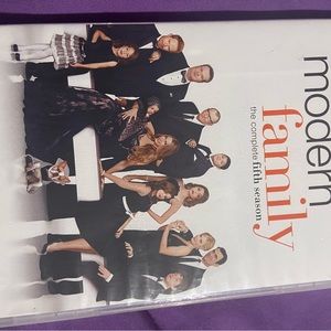 Modern Family Season 5 DVD